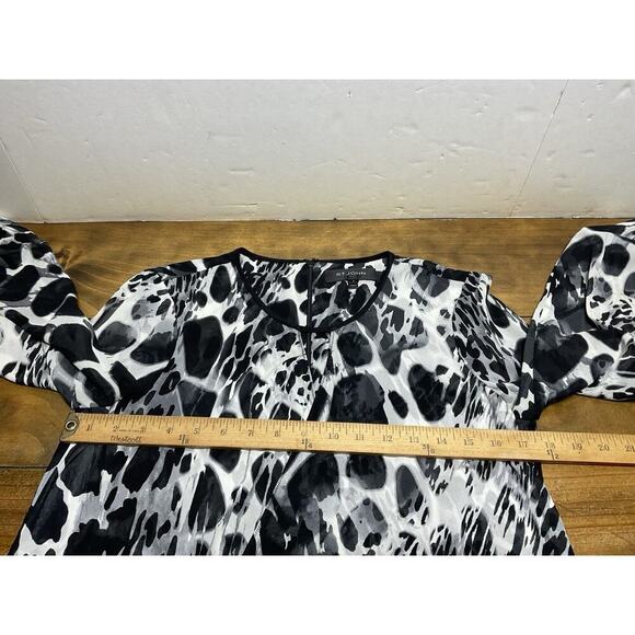 VTG St. John Black Gray Animal Print Silk Faux Wrap Blouse Top 4 - Picture 10 of 13
